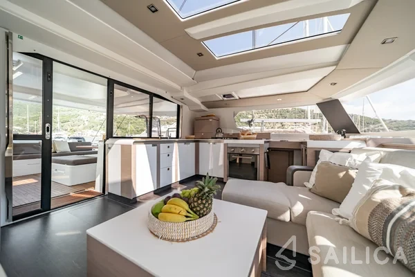 Tanna 47 - Yacht Charter Sailica