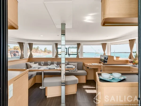 Lagoon 42 - Yacht Charter Sailica