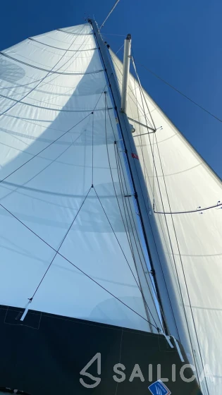 Lagoon 42 - Yacht Charter Sailica