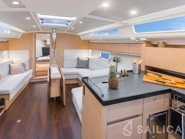 Hanse 418 - Yacht Charter Sailica