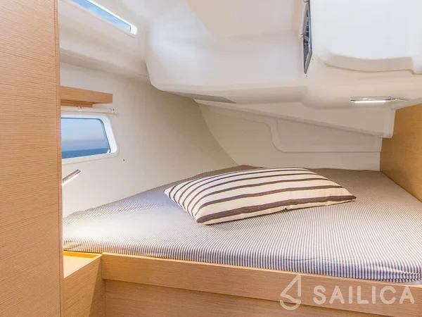 Hanse 418 - Yacht Charter Sailica