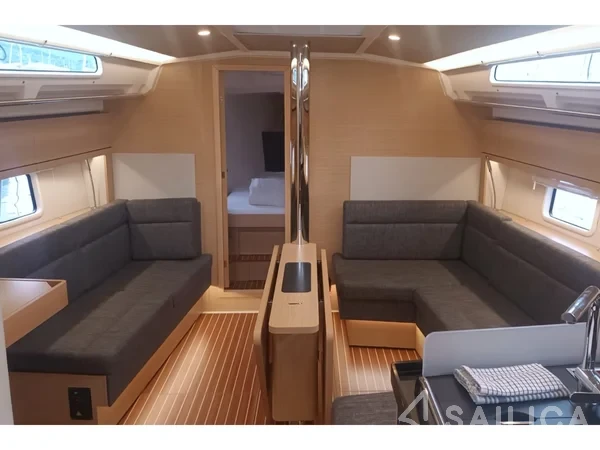 Hanse 418 - Yacht Charter Sailica