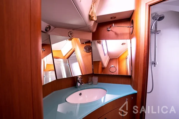Beneteau 57 - Yacht Charter Sailica