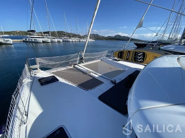 Lagoon 42 - Yacht Charter Sailica