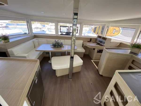 Lagoon 42 - Yacht Charter Sailica