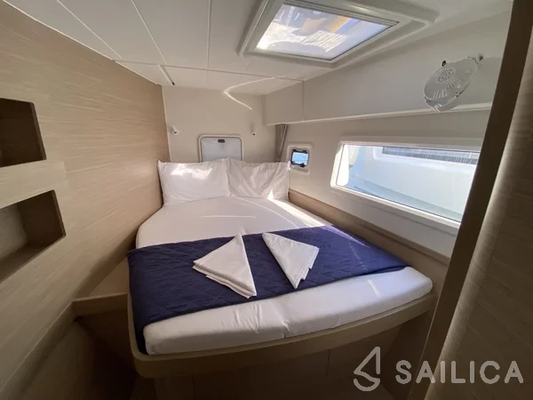 Lagoon 42 - Yacht Charter Sailica