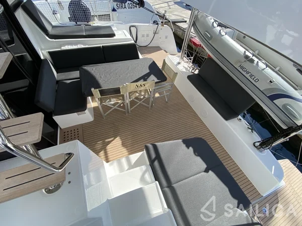 Lagoon 42 - Yacht Charter Sailica
