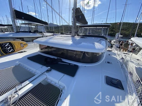 Lagoon 42 - Yacht Charter Sailica