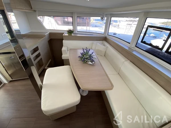 Lagoon 42 - Yacht Charter Sailica