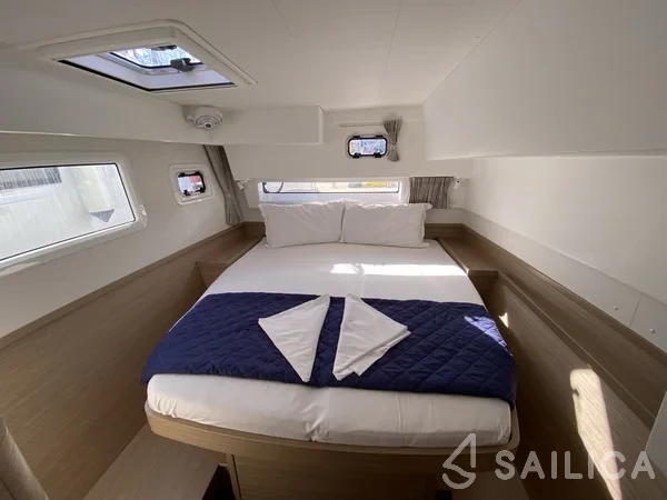 Lagoon 42 - Yacht Charter Sailica