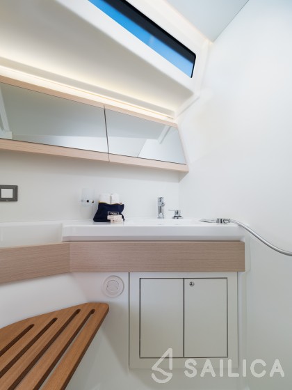 Oceanis 46.1 - Yacht Charter Sailica