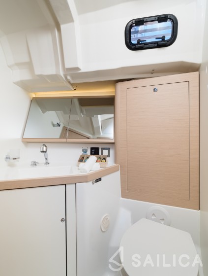 Oceanis 46.1 - Yacht Charter Sailica