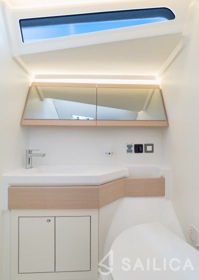 Oceanis 46.1 - Yacht Charter Sailica