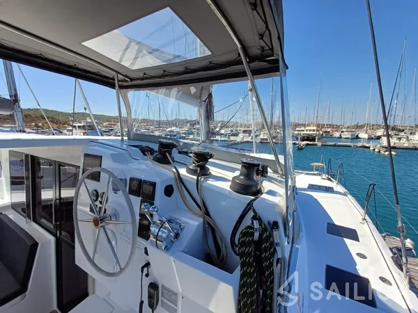 Isla 40 - Yacht Charter Sailica