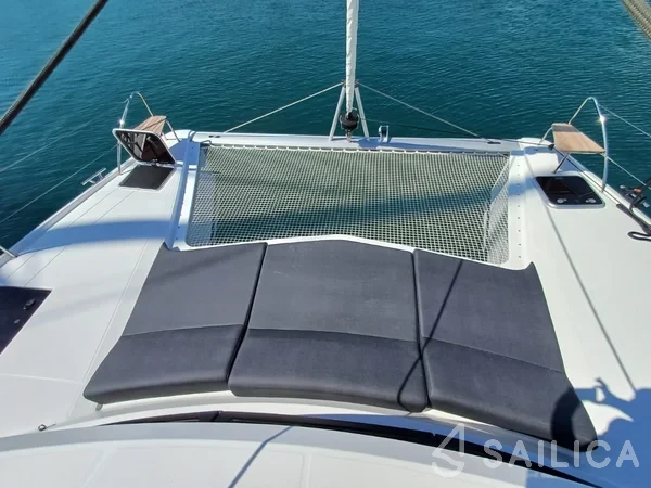 Isla 40 - Yacht Charter Sailica