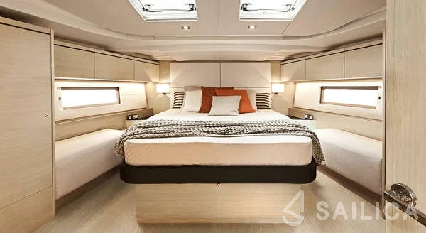 Oceanis 51.1 - Yacht Charter Sailica