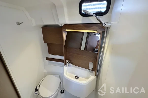 Oceanis 51.1 - Yacht Charter Sailica