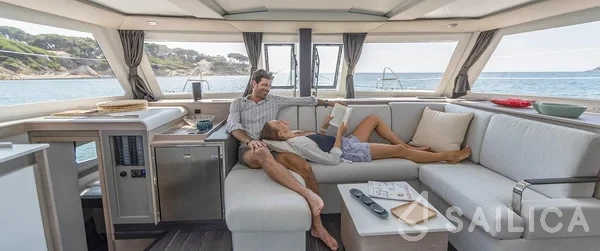 Isla 40 - Yacht Charter Sailica