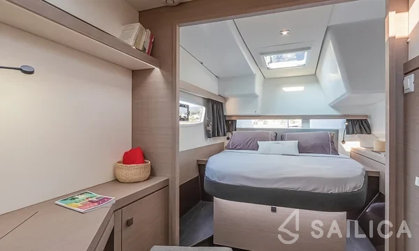 Isla 40 - Yacht Charter Sailica