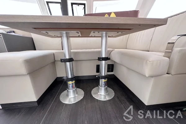 Isla 40 - Yacht Charter Sailica