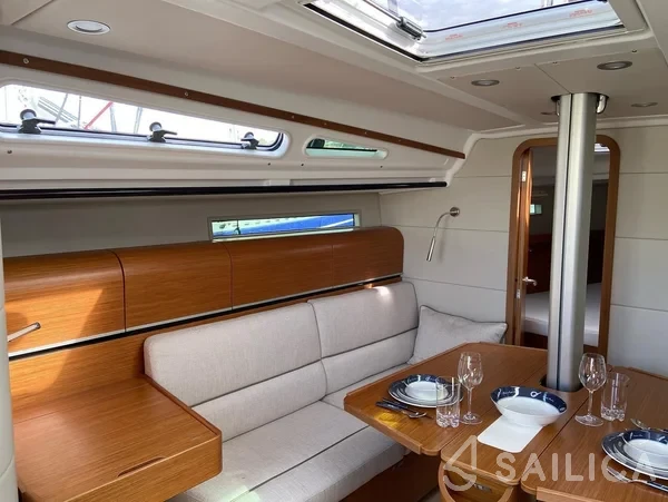 Dehler 38 SQ - Yacht Charter Sailica