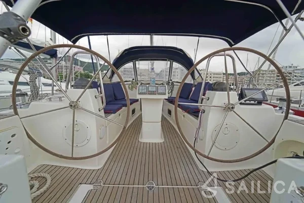 Bavaria 40 Cruiser - Yacht Charter Sailica