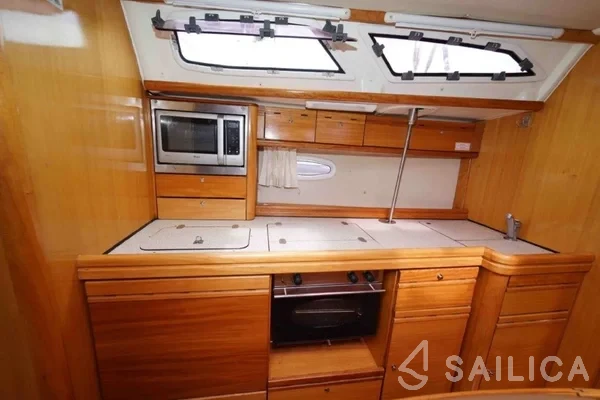 Bavaria 40 Cruiser - Yacht Charter Sailica