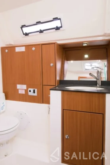 Bavaria 40 Cruiser - Yacht Charter Sailica