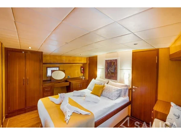 Gulet - Yacht Charter Sailica