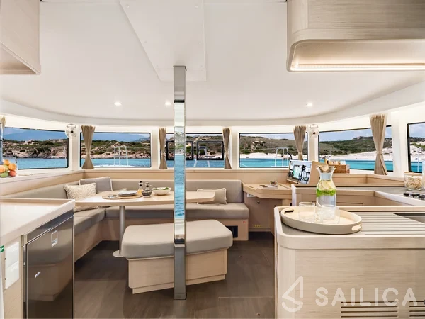 Lagoon 42 - Yacht Charter Sailica