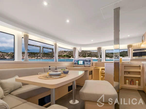 Lagoon 42 - Yacht Charter Sailica