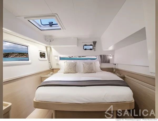 Lagoon 42 - Yacht Charter Sailica