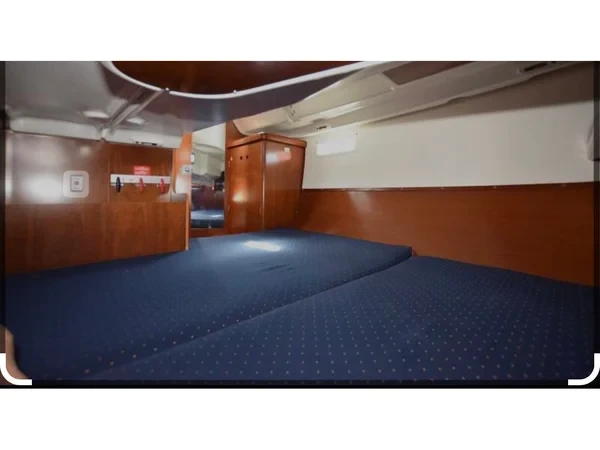 Oceanis 34 - Yacht Charter Sailica