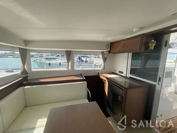 Lagoon 40 - Yacht Charter Sailica