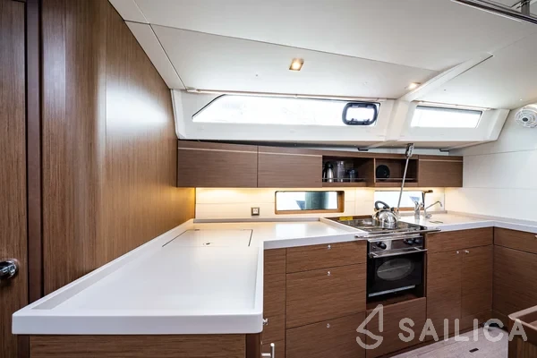 Oceanis 46.1 - Yacht Charter Sailica