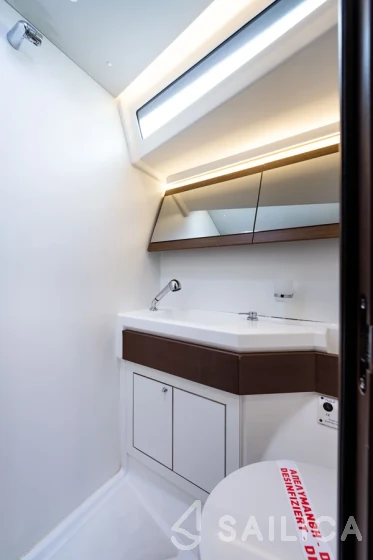 Oceanis 46.1 - Yacht Charter Sailica