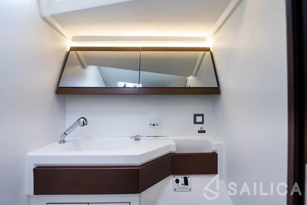 Oceanis 46.1 - Yacht Charter Sailica
