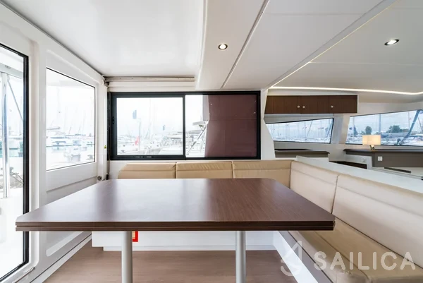 Bali 4.3 - Yacht Charter Sailica