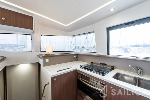 Bali 4.3 - Yacht Charter Sailica