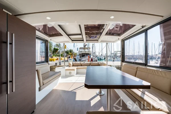 Bali 4.3 - Yacht Charter Sailica