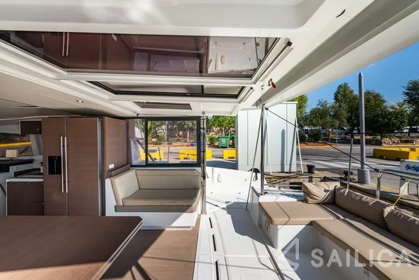 Bali 4.3 - Yacht Charter Sailica