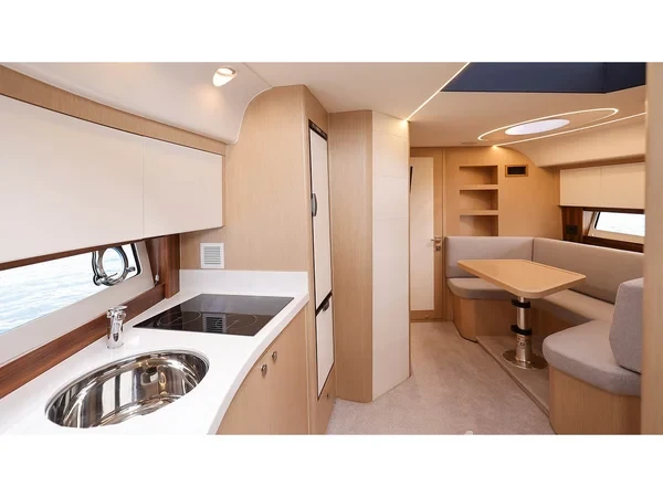 Focus Power 44 - Yacht Charter Sailica