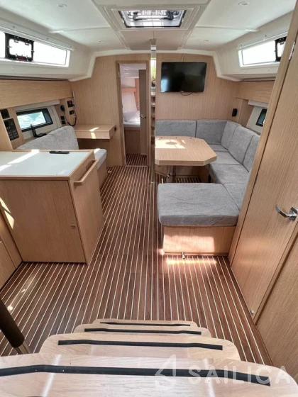 Bavaria C42 - Yacht Charter Sailica