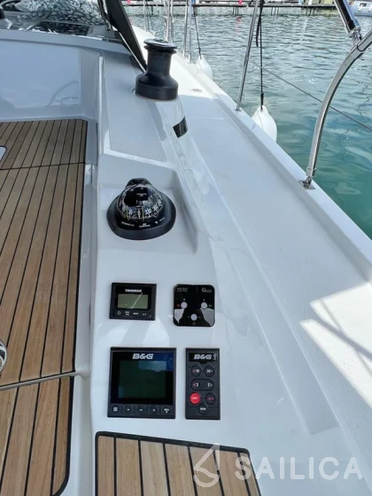 Bavaria C42 - Yacht Charter Sailica