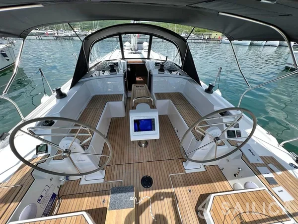 Bavaria C42 - Yacht Charter Sailica