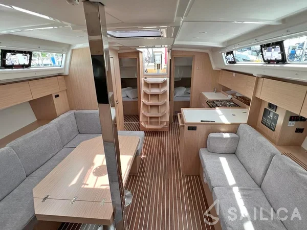 Bavaria C42 - Yacht Charter Sailica