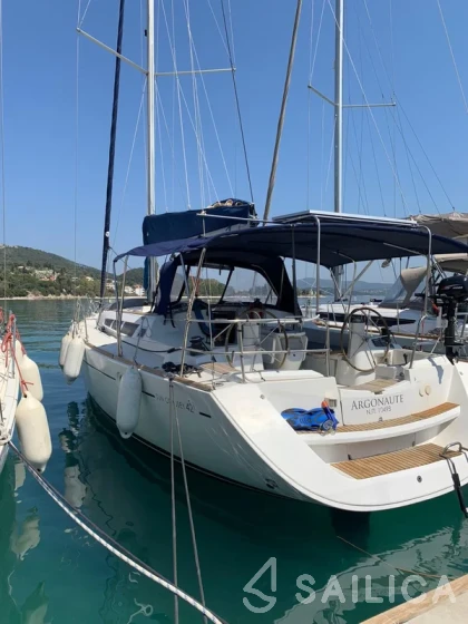 Sun Odyssey 42i - Yacht Charter Sailica