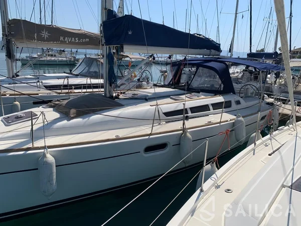 Sun Odyssey 42i - Yacht Charter Sailica