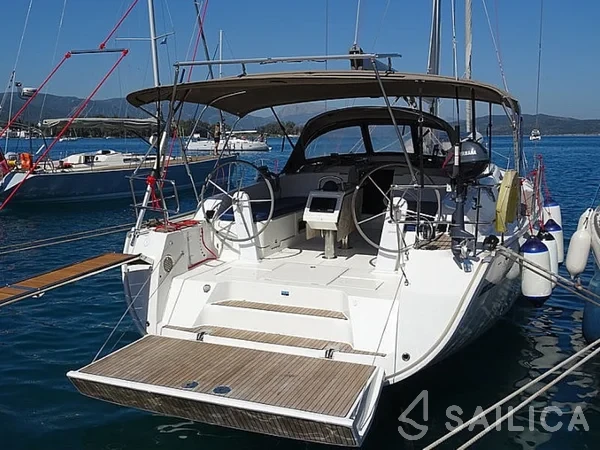 Bavaria 46 Cruiser - Yacht Charter Sailica