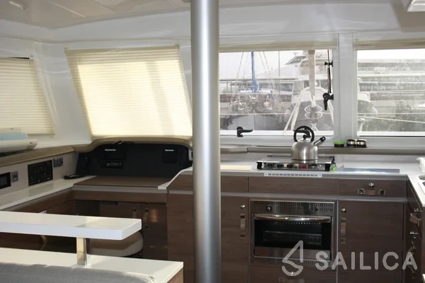 Bali Catspace - Yacht Charter Sailica